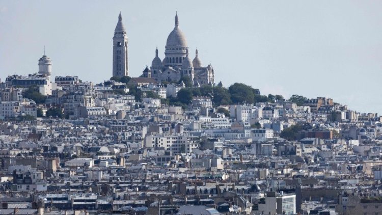 Paris avec vue sur la basilique de Montmartre (Photo d'illustration)