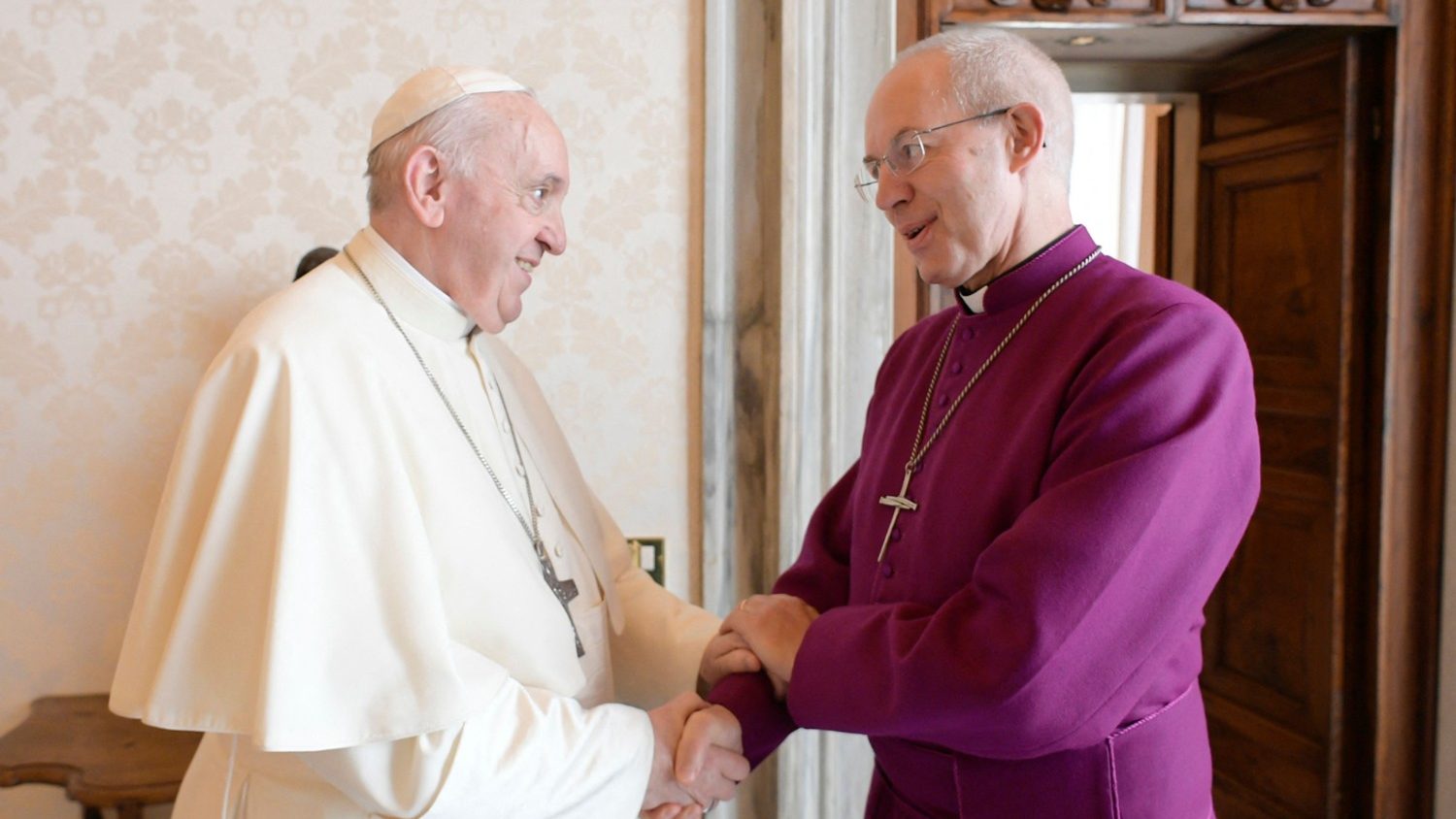 Arzobispo Welby: La Iglesia es sinodal cuando camina junta, sirviendo, no  dominando - Vatican News
