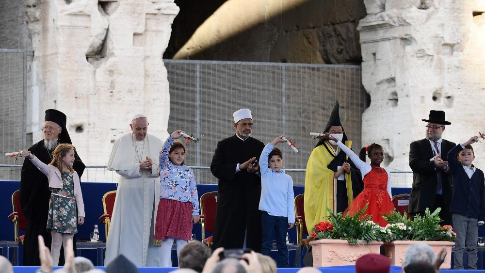   Popiežius dalyvavo tarpreliginiame maldos už taiką susitikime