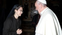 教宗接见修女