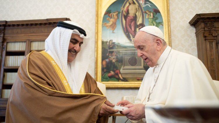 
                    Pope to travel to Bahrain in November
                