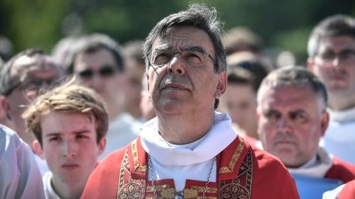 Il Papa accetta la rinuncia dell’arcivescovo di Parigi