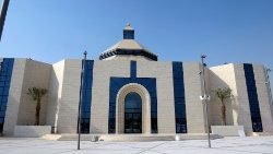 Katedrala Naše Gospe Arabije v Bahrajnu. 11. decembra 2021 jo je posvetil kardinal Tagle.