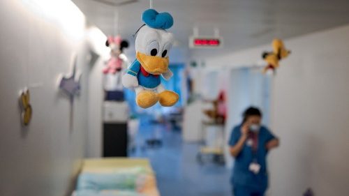 Vatican calls for support for family care for children during pandemic