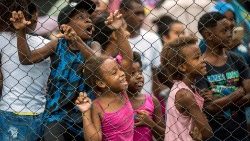 Niños en las favelas de Brasil.