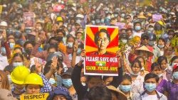 म्यानमार में तख्तापलट के बाद हुए विरोध प्रदर्शन की तस्वीर, तस्वीरः  पहली अप्रैल 2022