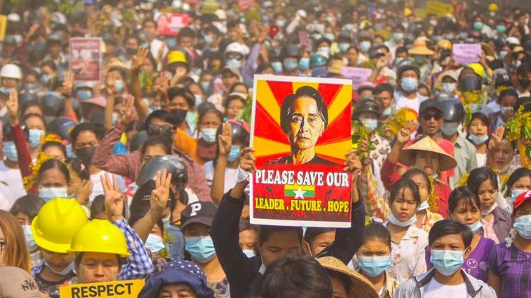 म्यानमार में तख्तापलट के बाद हुए विरोध प्रदर्शन की तस्वीर, तस्वीरः  पहली अप्रैल 2022