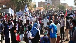Sudan: una delle ultime manifestazioni a Karthoum