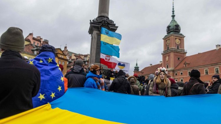 Manifestation pour la paix en Ukraine, le 20 février 2022, à Varsovie en Pologne. 