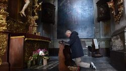 Gebet in St. Peter und Paul in Lemberg 