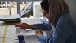 Weiterführende Bildung ist für Mädchen in Afghanistan ab sofort nur noch daheim möglich