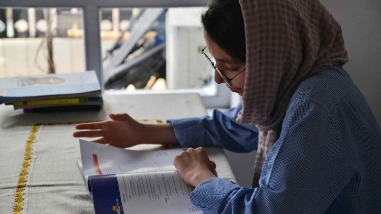 Grua shkencëtare në Afganistan
