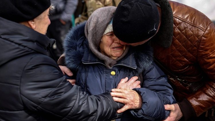 Mulher ucraniana em lágrimas