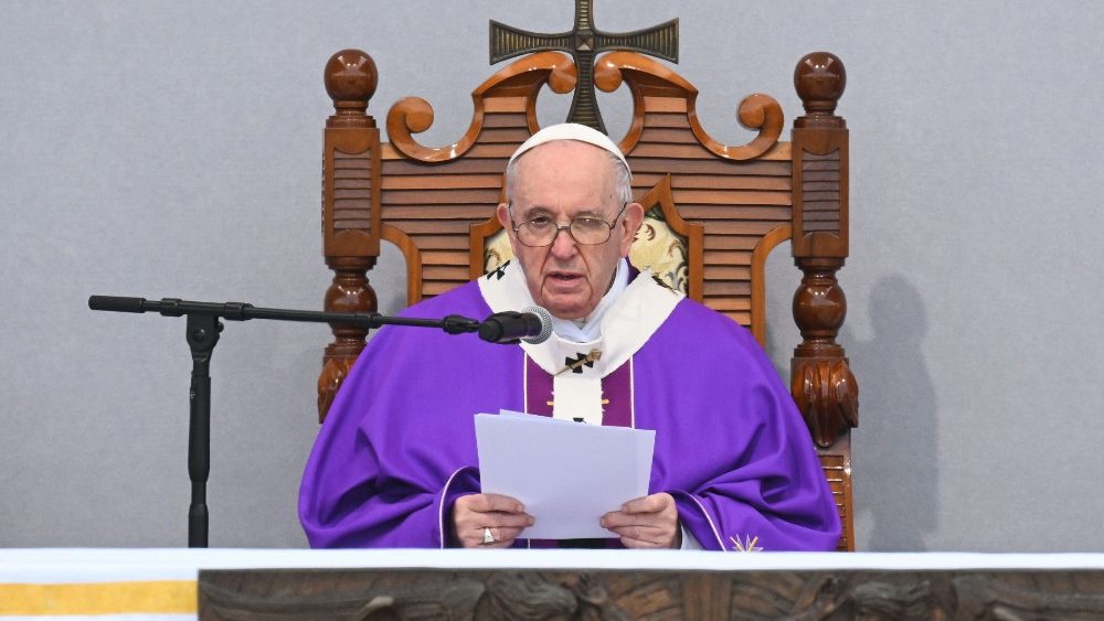 Papst Franziskus bei der Heiligen Messe auf dem „Platz der Kornspeicher" in Floriana