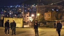Palästinensische Soldaten sichern den Zugang zum Josefsgrab