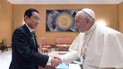 教皇フランシスコと日本の岸田文雄首相　2022年5月4日