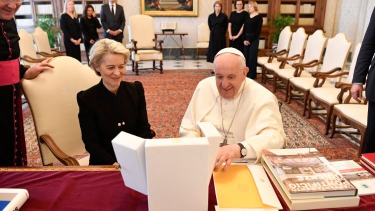 Papież spotkał się z przewodniczącą Komisji Europejskiej
