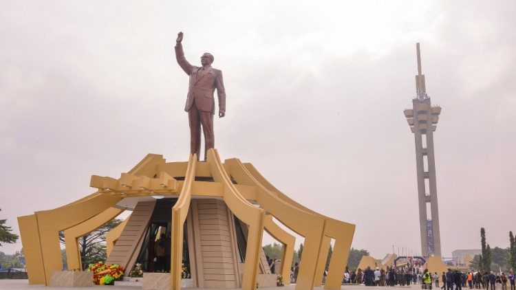 Le mémorial de Lumumba, à la Place de l’Échangeur de Limété, à Kinshasa