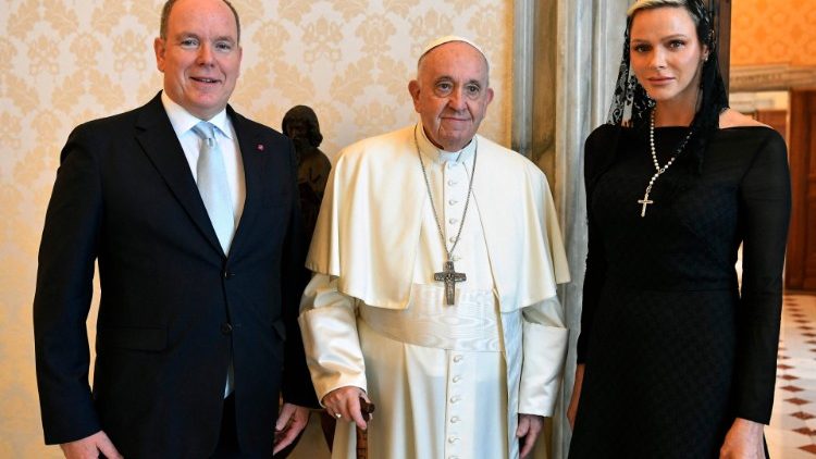 Le prince Albert et la princesse Charlene de Monaco en visite au Vatican en juillet 2022. 