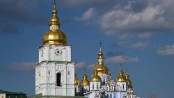 Monasterio de San Miguel y sus cúpulas doradas en Kiev.
