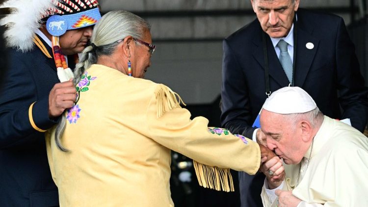 Kanada: dziś Papież wśród tubylców, obecność ważniejsza niż słowa