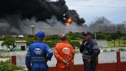 क्यूबा के ईंधन डिपो में भीषण आग