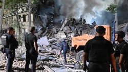 Последствия ракетного обстрела Харькова (Украина, 17 августа 2022 г.)