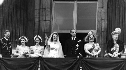 Tributes pour in for death of Britain's Queen Elizabeth II
