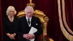 Le roi Charles III et la reine consort Camilla, lors du Conseil d'accession au palais Saint-James à Londres, le 10 septembre 2022. 