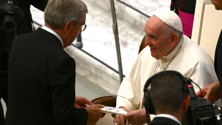 Papież przyjął na audiencji Thomasa Bacha, prezydenta MKOI