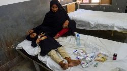 Ein Kind, das in einem Krankenhaus in Johi, Pakistan, behandelt werden muss.