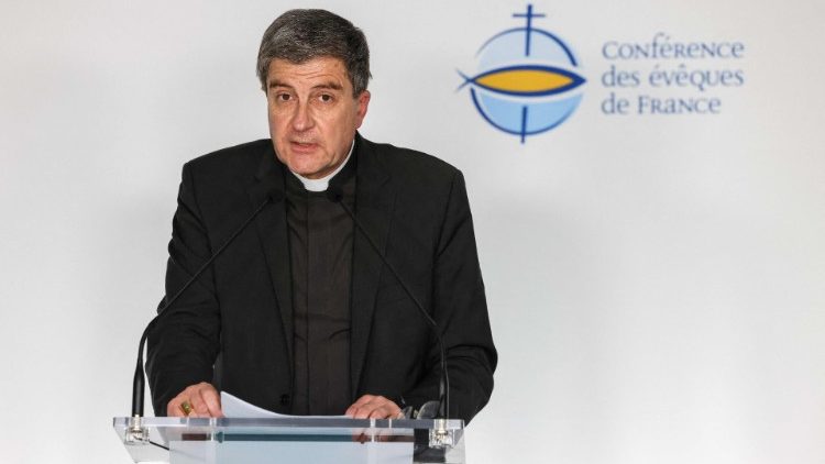 Archbishop Eric de Moulins-Beaufort delivering the press conference on November 7 on abuse