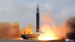 Corea del Nord: lancio di un missile vettore