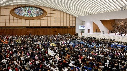 Audiencia del Papa a los estudiantes y profesores que participan en el “Encuentro para la Educación a la paz y al cuidado”