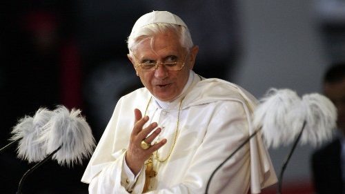 D/Vatikan: Tausende Jugendliche beten für Benedikt XVI.