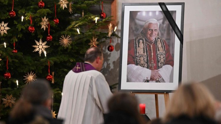 Trauer um Benedikt XVI. in seiner Taufkirche in Marktl am Inn