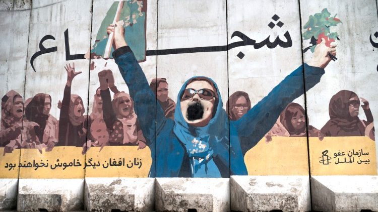 Mural z napisem: "Afgańskie kobiety nie bedą już więcej milczeć", Kabul 10 stycznia 2023 r.