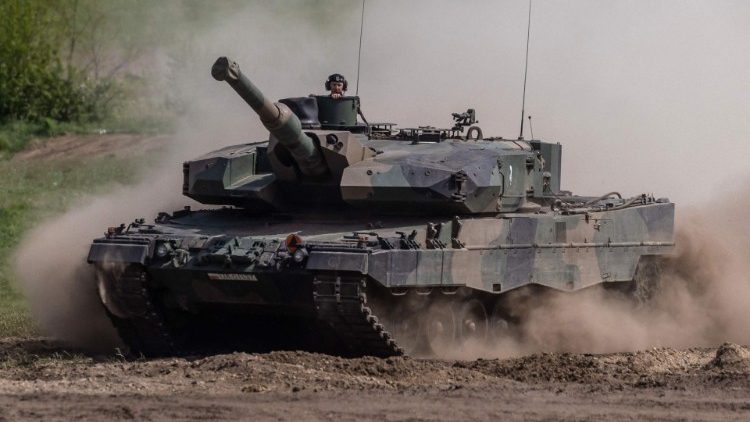 L'Ucraina chiede mezzi corazzati Leopard all'occidente