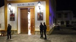Policja zabezpieczająca miejsce ataku, Algeciras, Hiszpania, 25 stycznia 2023