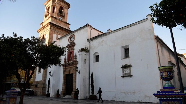 Nhà thờ La Palma de Algeciras nơi người phụ trách phòng thánh bị sát hại