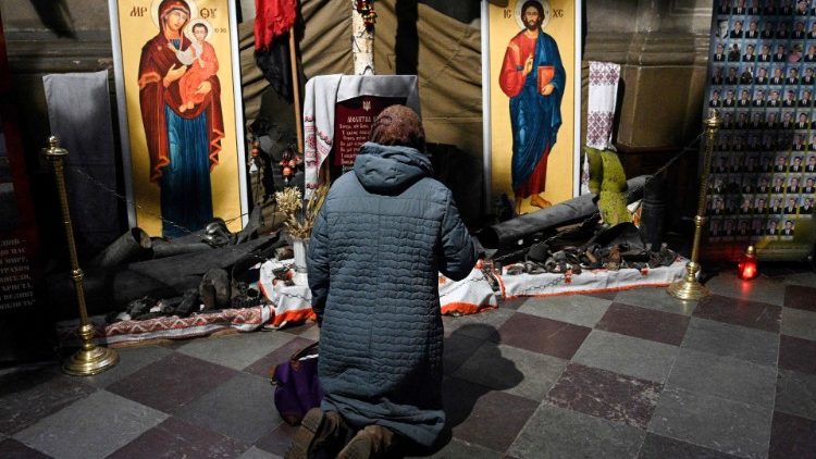 Ukraina: premier podziękował religiom za ich wkład w obronę kraju