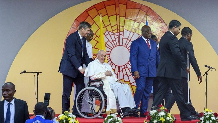 Papst Franziskus nach seiner ersten Rede am Dienstagabend in Kinshasa