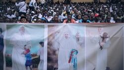 Encontro com o Papa no Estádio dos Mártires em Kinshasa (Foto de ALEXIS HUGUET/AFP)