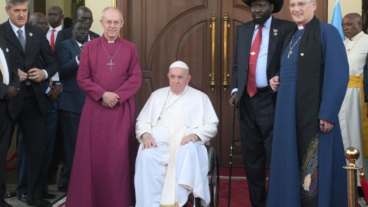 Archbishop Welby, Pope Francis, Salva Kiir and Rev. Dr Greenshields in Juba at Meeting with Authorities