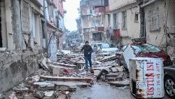 Immagini di devastazione da Siria e Turchia