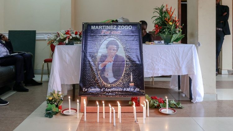 Une photo du défunt journaliste camerounais Martinez Zogo.  