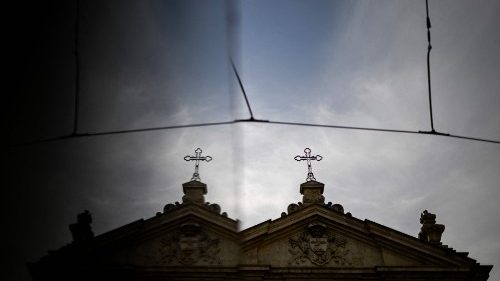 Ungarn: Prominenter Priester outet sich als Opfer von Missbrauch