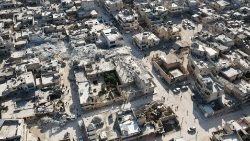 Zniszczenia w wiosce w rejonie Aleppo