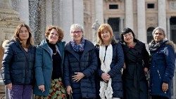 “바티칸 여성” 협회를 설립한 교황청 직원들