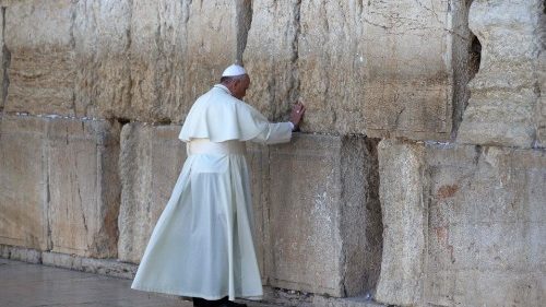 Pope: ‘Let's work together for peace in the Holy Land’